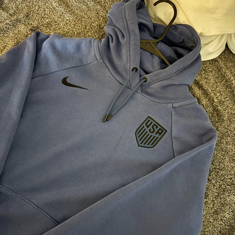 Nike hoodie - Picture 2 of 3